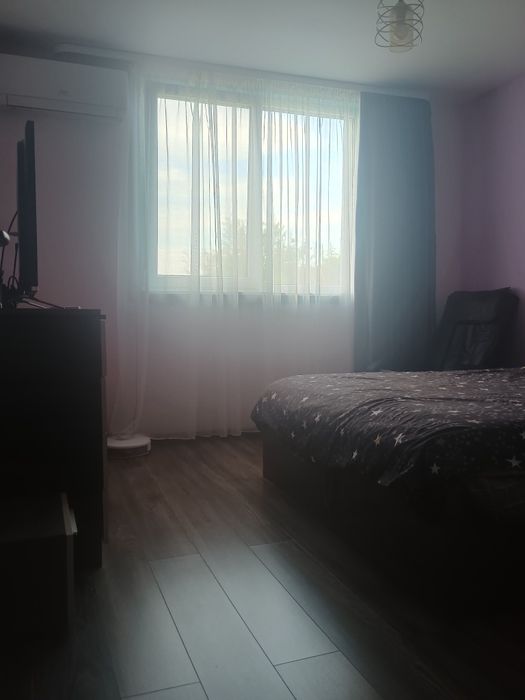Продава от собственик тухлена къща в с.Леденик