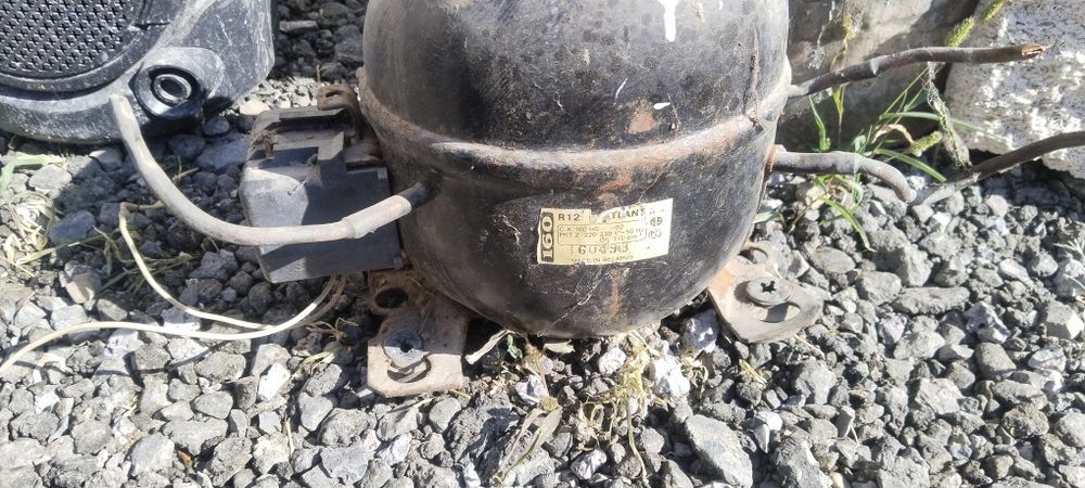 Продам мотор холодильников
