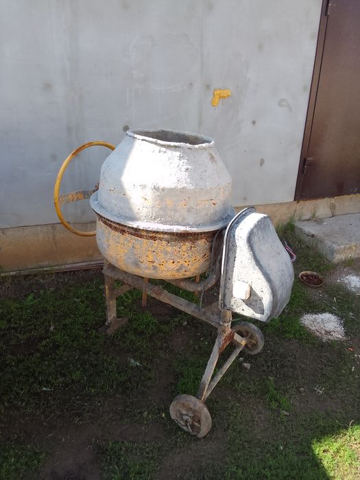 Продам бетономешалку