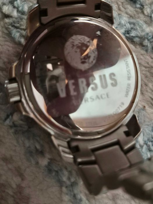 Ceas bărbătesc Versus