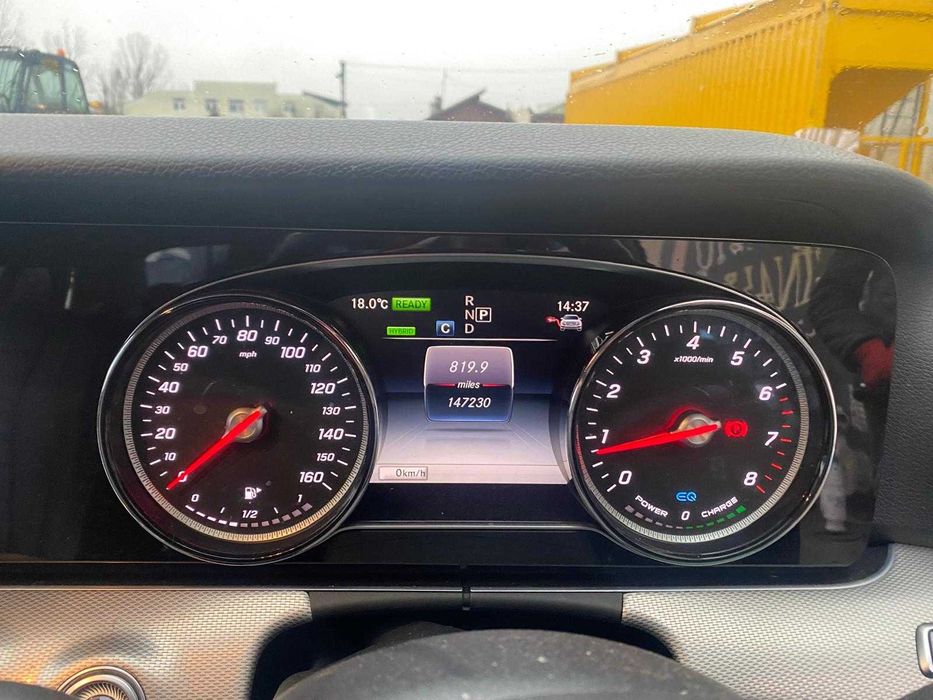 dezmembrez mercedes E class W213/far w213/ bara fata w213