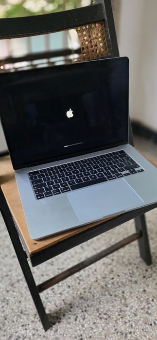 Лаптоп MacBook 15 inch