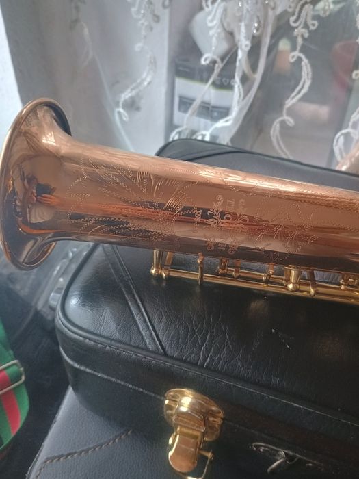 Vând saxofon sopran drept thomann tss 350