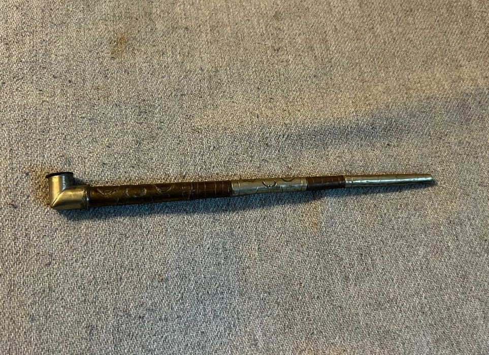 Pipa metalica veche orientala lucrata manual decor gravat colectie rar