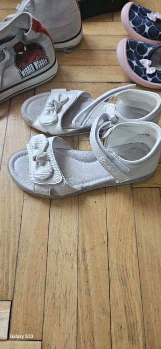 Промоция на Детски обувки, различна номерация, всички за 50 лв.