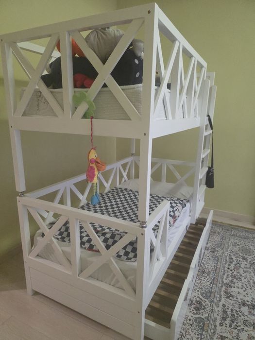 Кровать двухярусная дерево