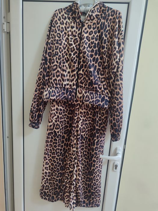 Дамски к-т горнище+ панталон с широк крачол.