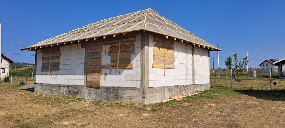 Vand Casa in Berchisesti-SV