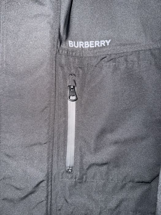 Преходно водоустойчиво яке Burberry