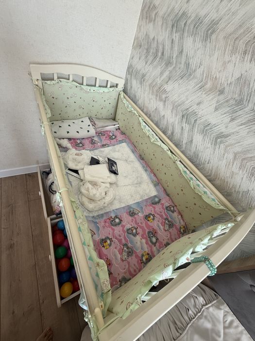 Продам детскую кроватку