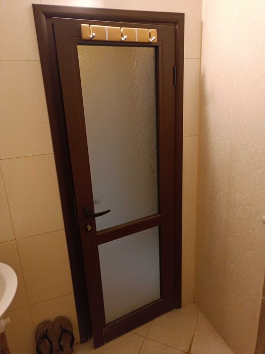 Врата за баня алуминий