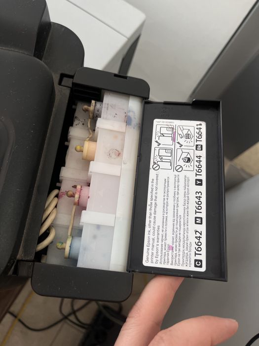 Продам цветной принтер epson l110