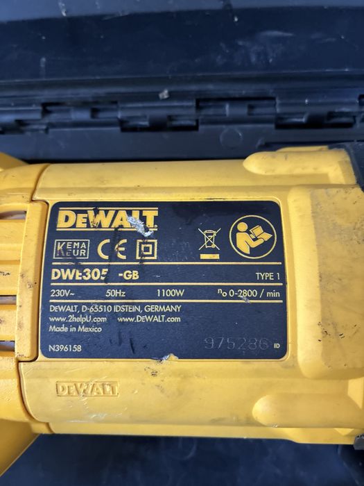 Саблен трион Dewalt DWE 305
