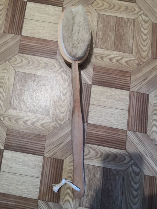 Продаётся шетка для сухого массажа