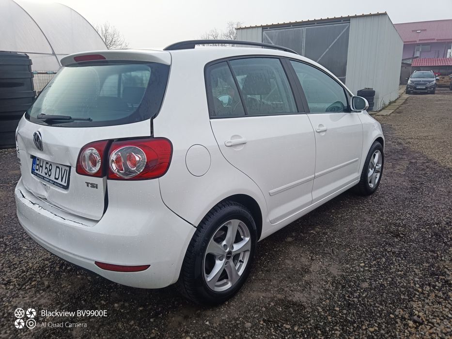 Volkswagen golf 6 plus,72000 km reali ușor avariat