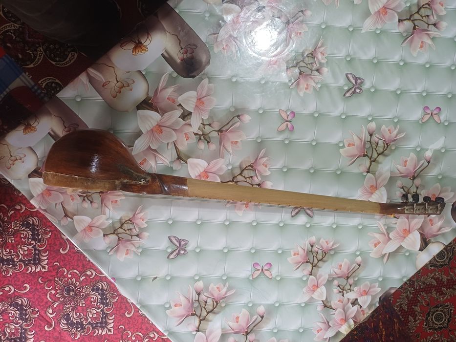 Рубоб сози яхши ,овози,зур,