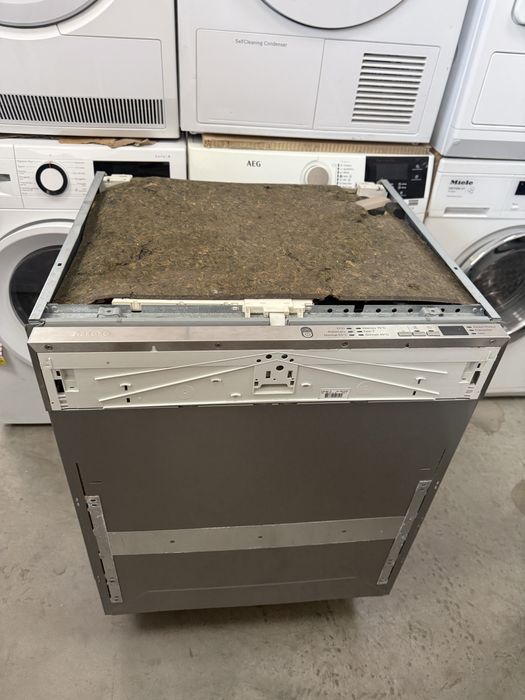Съдомиялна машина за вграждане MIELE 60см,