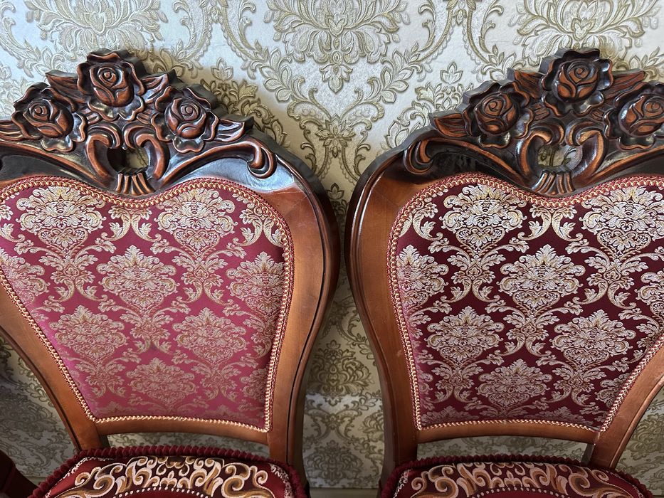 Продаю Стол и стулья  состояние отличное