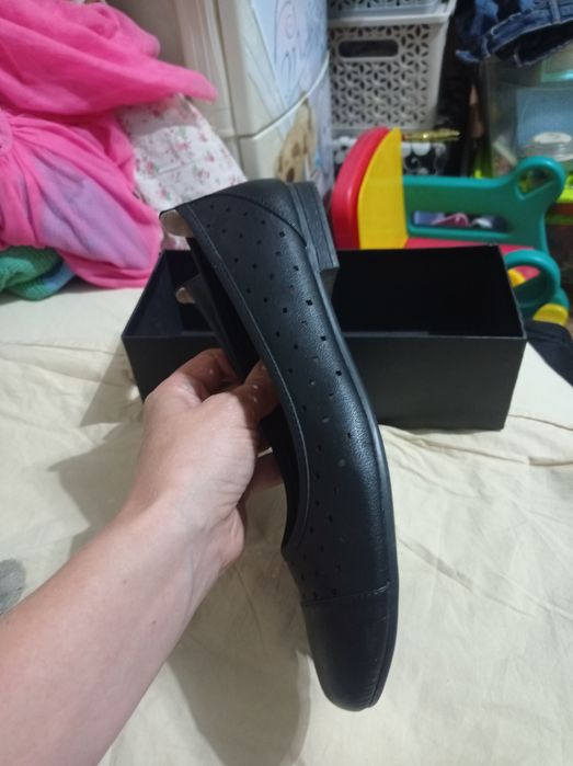 Туфли(балетки) на низком каблуке. Кожаные