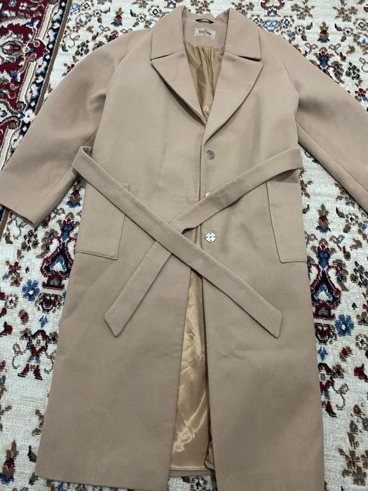 Пальто продам почти новая