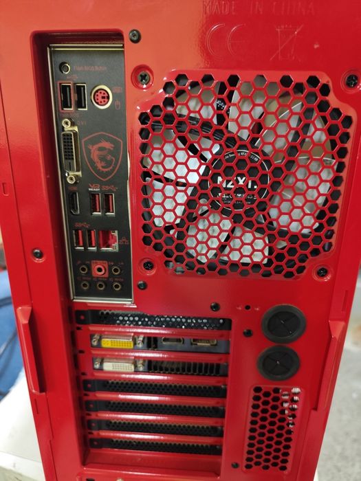 Геймърски компютър АМД