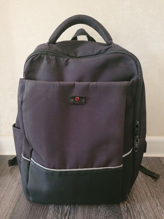 Продам рюкзак из метариала легкие