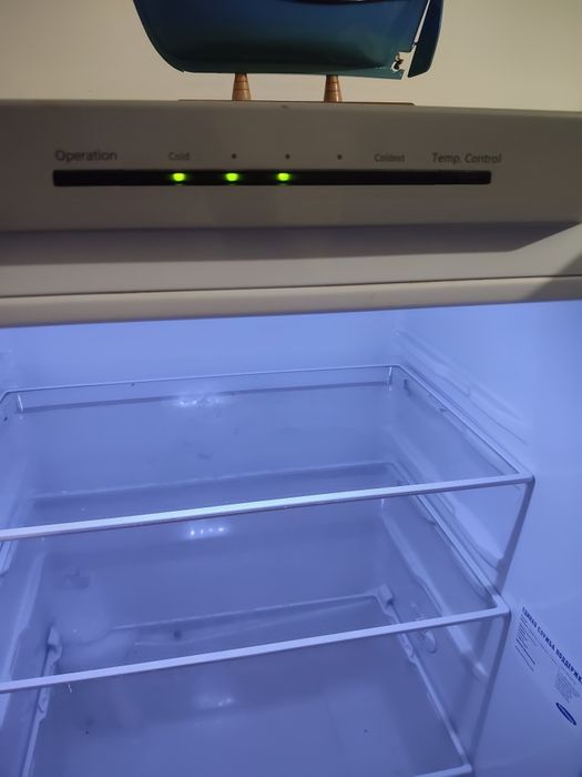 Холодильник Samsung