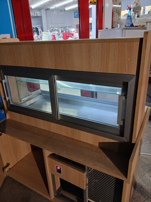 Хоризонтална хладилна витрина