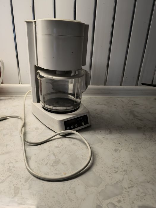 Капельная кофеварка с таймером.