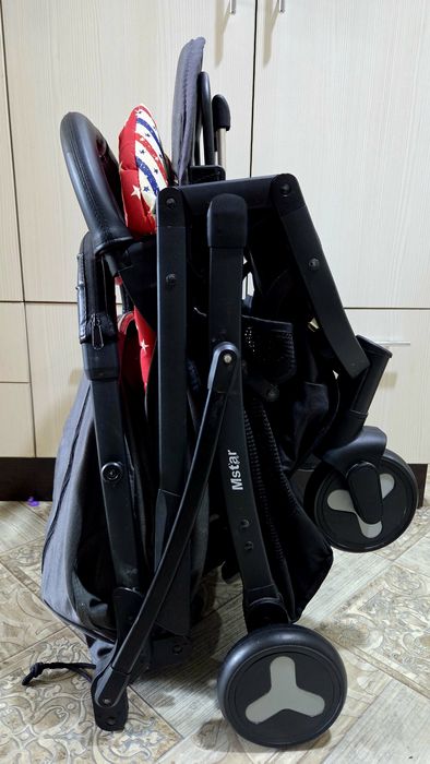 Продам детскую коляску с матрацем