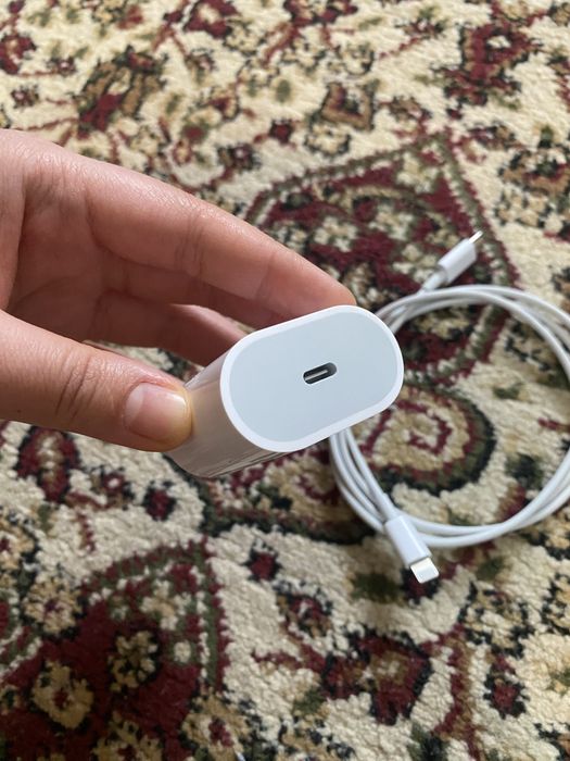 Зарядка оригинал на Айфон