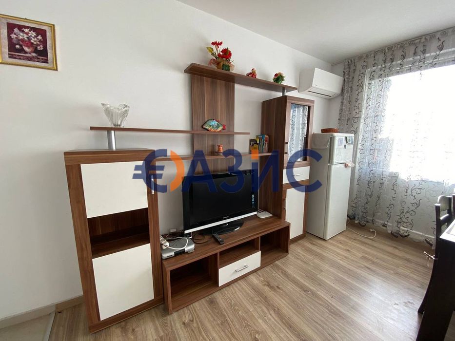 Продава се Двустаен апартамент в Свети Влас - 70 кв.м за 722 €/кв.м - Снимка #8