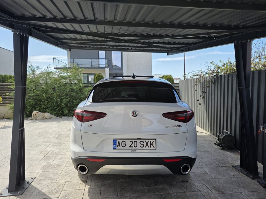 Alfa Romeo Stelvio 280 CP, 4x4, 2.0 benzina