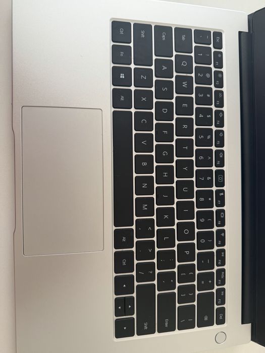 лаптоп Huawei MateBook D 15 в отлично състояние.