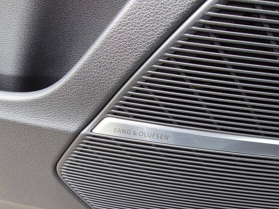 Продавам перфектно Audi Q8 3.0 mild hybrid