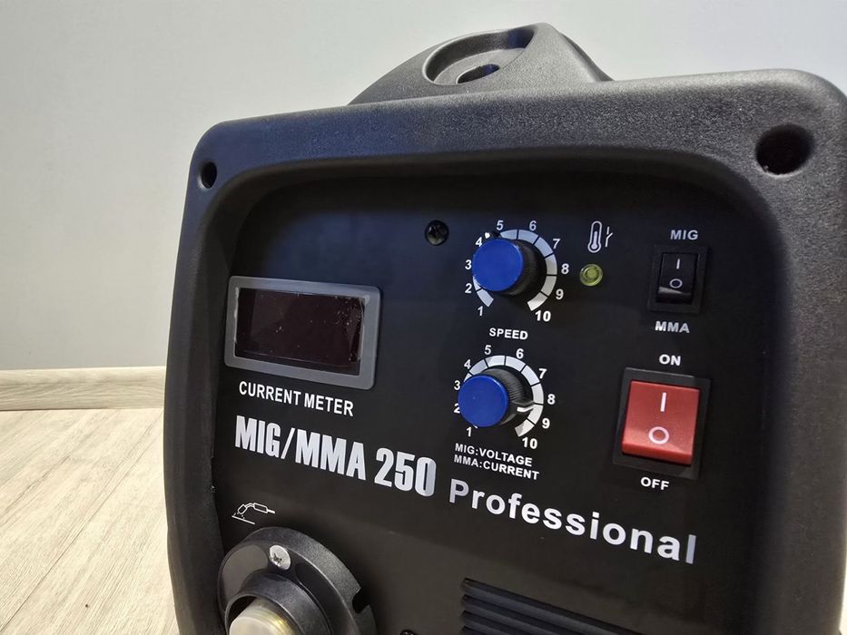 Комбиниран телоподаващ апарат и електрожен TACH MIG/MMA 250