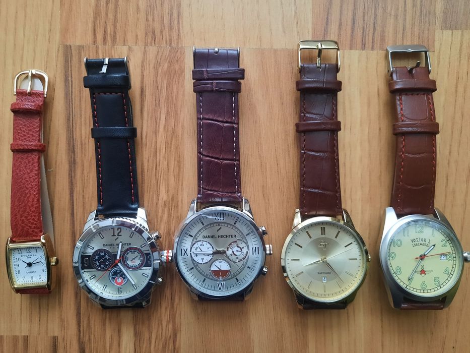 Ceasuri diferite modele.