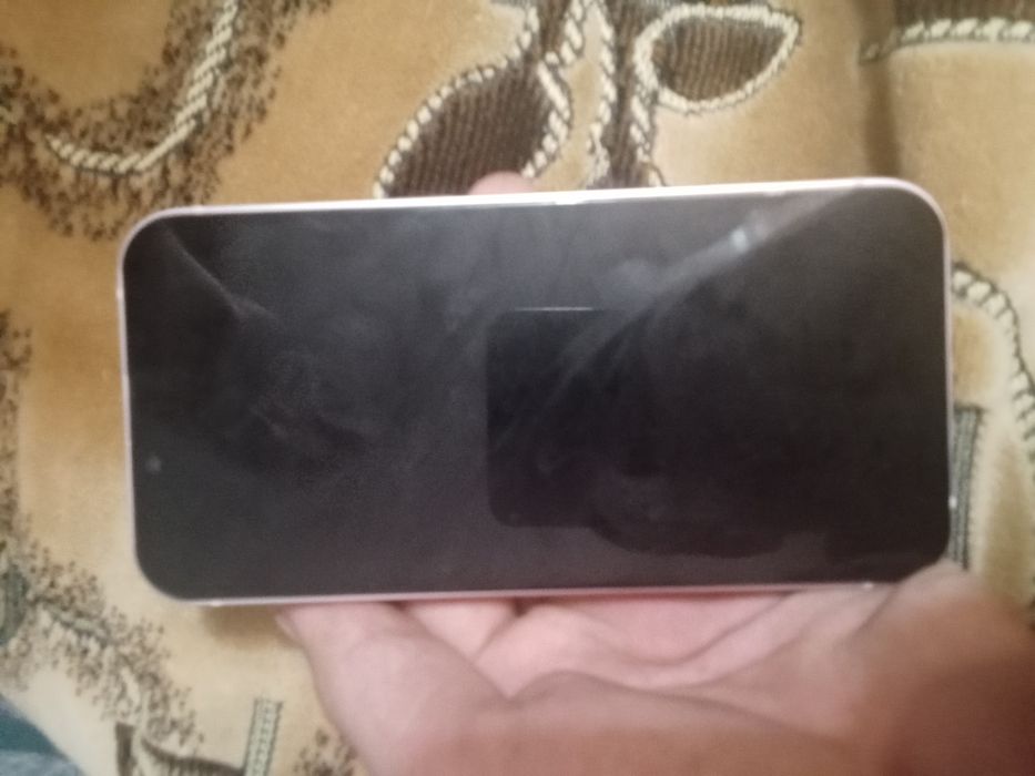Продам iPhone 13
