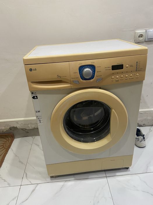 Продам Бу машинку рабочая