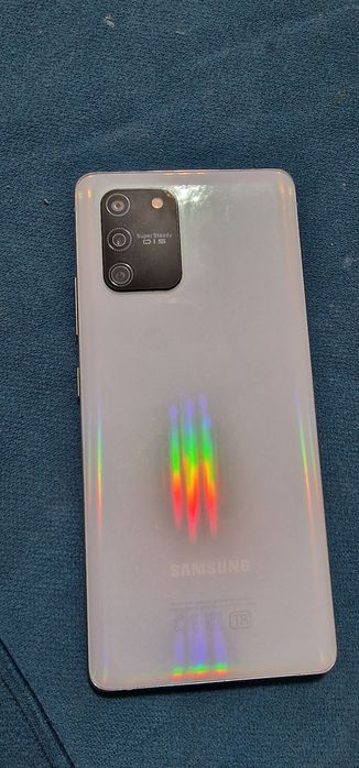 Продаётся смартфон Samsung Galaxy S10 lite