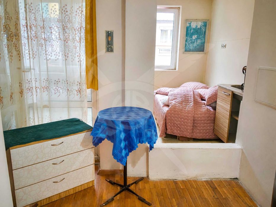 Дава се под наем Едностаен апартамент в Бургас, Лазур - 23 кв.м за 250 € - Снимка #1