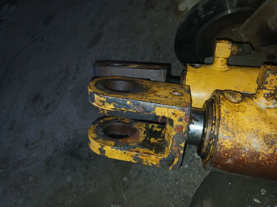 Силиндрлар сотилади 1.8