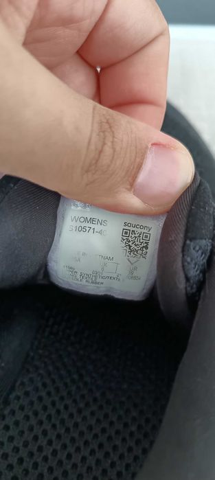Saucony Omni 19 дамски маратонки размер 39 в черно и бяло