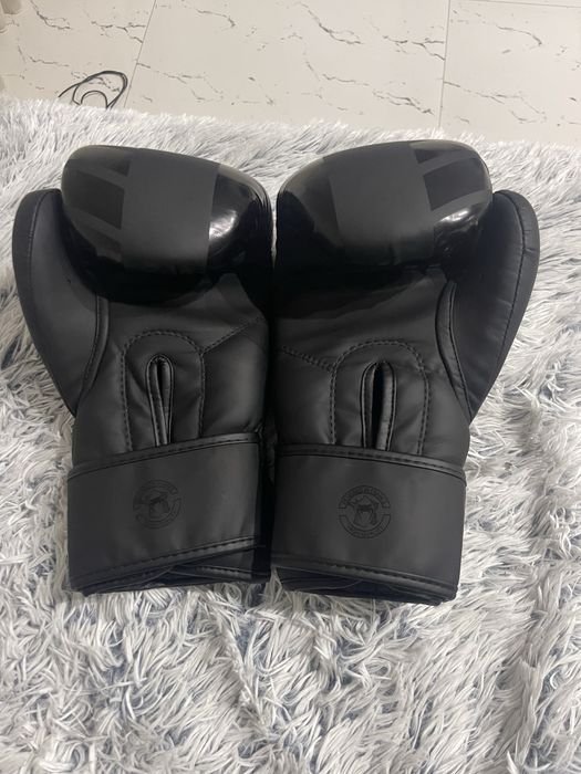 Vand manusi Venum Chalenger 3.0