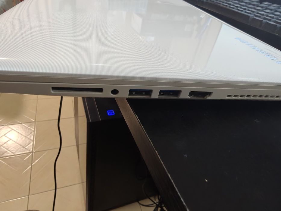 Лаптоп Тoshiba Satellite L50-C-22L 15.6"