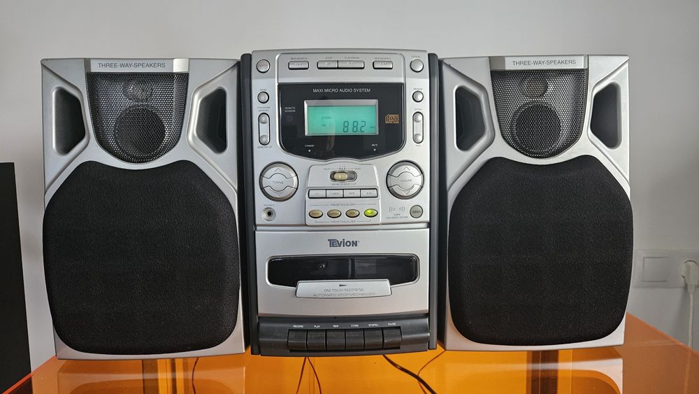 Combina Tevion,cu Aux+DVD