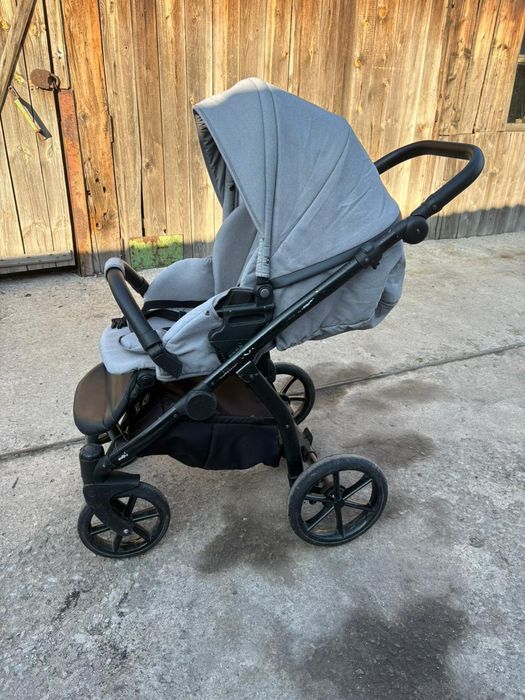 Продам коляску детскую зима- лето