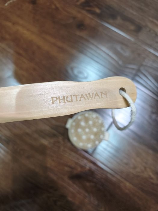 Массажная щётка для сухого массажа Phutawan из натуральной щетины
