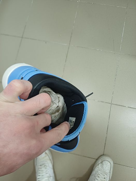 Air jordan 1 marimea 40.5 impecabili cu cutie.