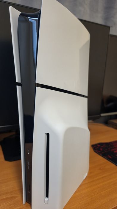 Ps5 slim 1tb , игри и джойстик